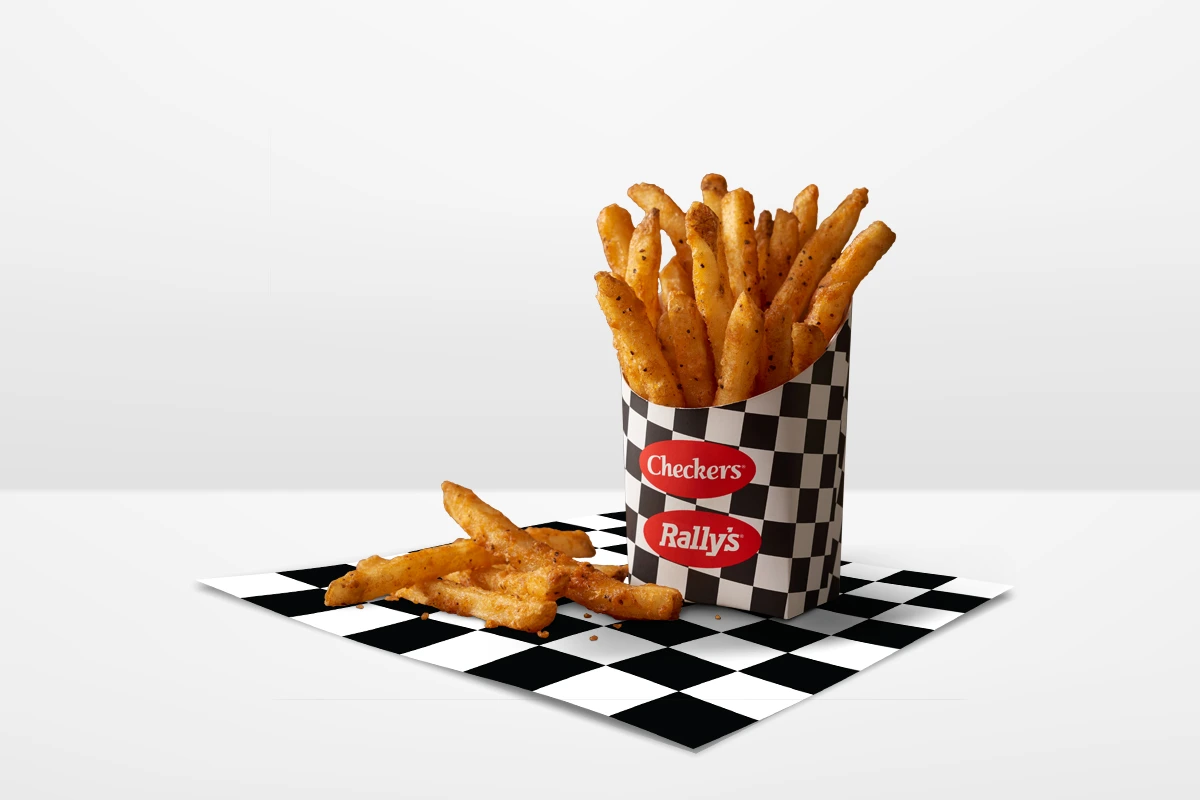 Checkers/Rally's 经典调味薯条，香脆可口，带有咸、辣和蒜味的独特调料，成为快餐界的佼佼者。