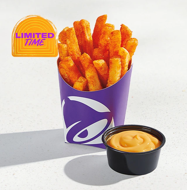 Taco Bell 限时供应的 Nacho Fries，外层裹满墨西哥风味调料，搭配奶酪酱，香辣浓郁。