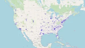 2026年1月美国Chick-fil-A门店分布地图:以紫色点位展示全美共3315家Chick-fil-A的地理分布,门店高度集中于德州、佛州、乔治亚州与北卡罗来纳州等美国南部州份,形成明显的“南部密集、东南集群”格局;中西部与西部主要沿大城市与都会区分布,东北及低人口州密度相对较低,清晰反映Chick-fil-A以美国南部为核心向全国扩展的连锁布局特征。